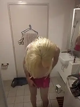 Snapshot of rivocumslut chatting on 4, 10, 2025 rivocumslut online show from 4, 10, 2025