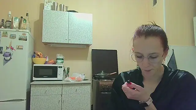 Lucy Divine online show from 3, 11, 2025