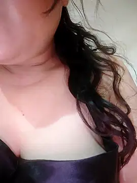 Julyy08 online show from 15, 4, 2026