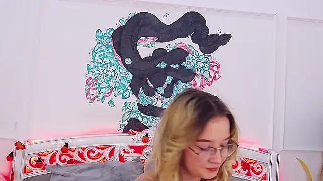 MaeLili online show from 28, 10, 2025