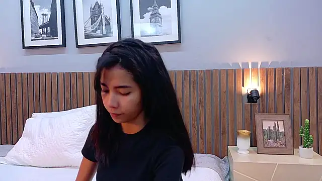 Snapshot of luna_roja25 chatting on 24, 2, 2026 luna roja25 online show from 24, 2, 2026