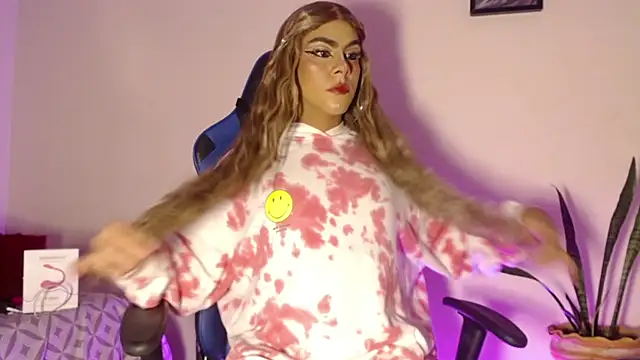 Antonella copper online show from 7, 11, 2025