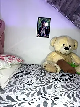 Snapshot of Melody_rouxxx chatting on 18, 11, 2025 Melody rouxxx online show from 18, 11, 2025