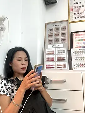 Snapshot of Baby-mmm chatting on 19, 10, 2025 Baby-mmm online show from 19, 10, 2025