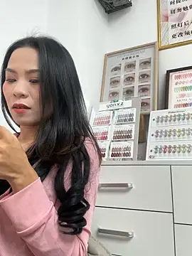 Snapshot of Baby-mmm chatting on 24, 10, 2025 Baby-mmm online show from 24, 10, 2025