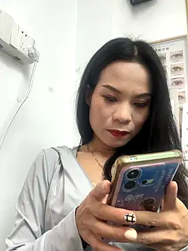 Snapshot of Baby-mmm chatting on 28, 10, 2025 Baby-mmm online show from 28, 10, 2025