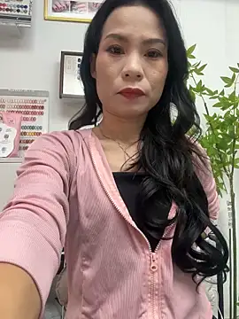 Snapshot of Baby-mmm chatting on 10, 11, 2025 Baby-mmm online show from 10, 11, 2025