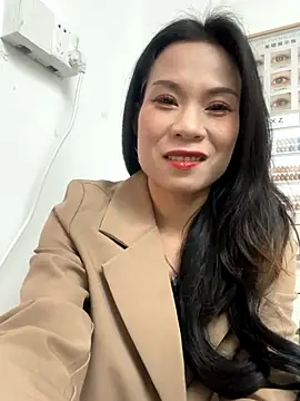 Snapshot of Baby-mmm chatting on 18, 11, 2025 Baby-mmm online show from 18, 11, 2025