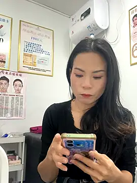 Snapshot of Baby-mmm chatting on 21, 12, 2025 Baby-mmm online show from 21, 12, 2025