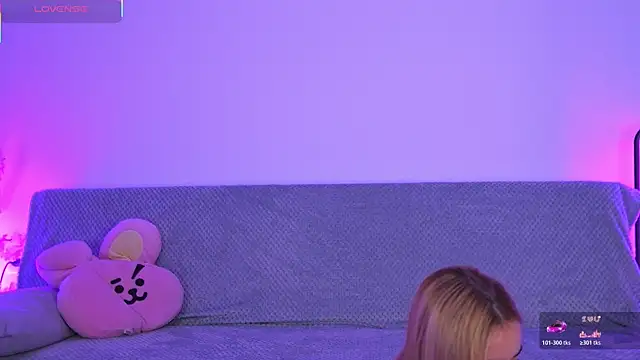 AmyKent  online show from 18, 4, 2026