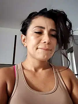 mia mancinii online show from 7, 6, 2026