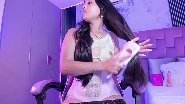 Laly Cherry  online show from 24, 9, 2025