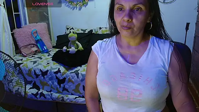 Snapshot of Milf_Fantassyy chatting on 27, 3, 2026 Milf Fantassyy online show from 27, 3, 2026
