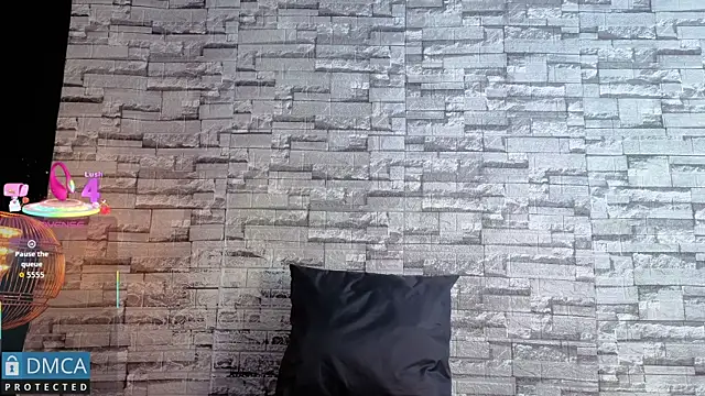 Kiara Zahiri   online show from 22, 11, 2025