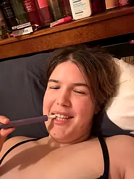 Snapshot of IssadoraaPink chatting on 2, 10, 2025 IssadoraaPink online show from 2, 10, 2025