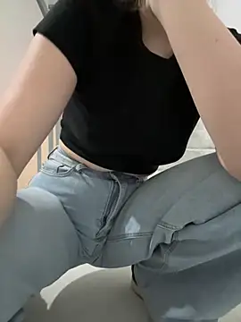 Cumonmme online show from 3, 11, 2025