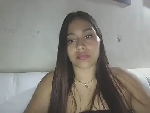 Snapshot of zairabreze chatting on 4, 5, 2026 zairabreze online show from 4, 5, 2026