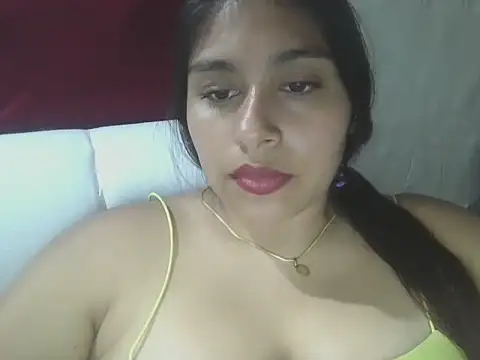 Snapshot of zairabreze chatting on 7, 5, 2026 zairabreze online show from 7, 5, 2026