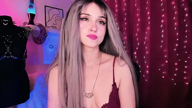Snapshot of MistressJolie chatting on 13, 6, 2026 MistressJolie online show from 13, 6, 2026