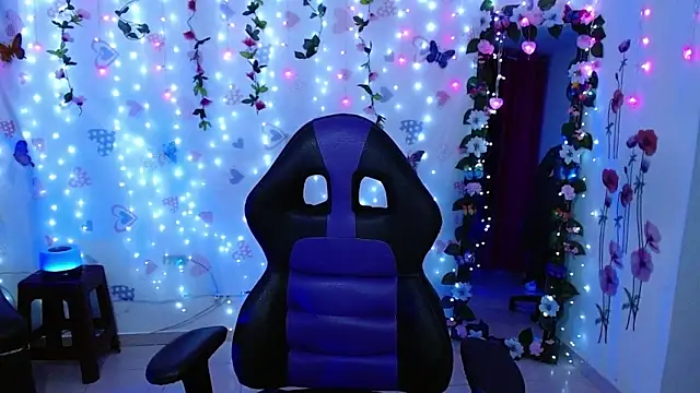 Snapshot of carol_20 chatting on 6, 11, 2025 carol 20 online show from 6, 11, 2025