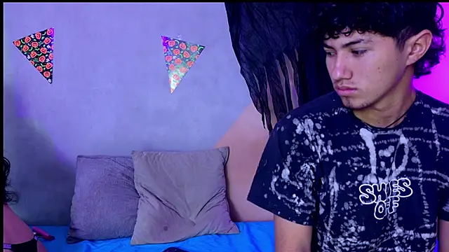 Laura and Kevin online show from 4, 11, 2025