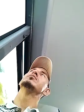 Snapshot of JuanD_vero chatting on 14, 10, 2025 JuanD vero online show from 14, 10, 2025