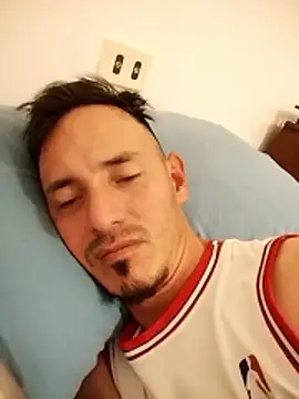 Snapshot of JuanD_vero chatting on 23, 10, 2025 JuanD vero online show from 23, 10, 2025