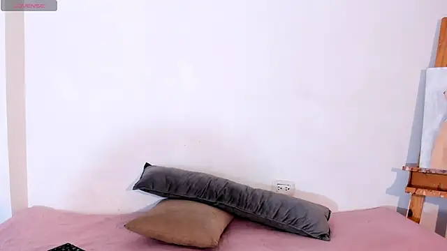 Lia Rousse0 online show from 8, 10, 2025