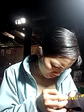 Snapshot of ngan-cute chatting on 4, 11, 2025 ngan-cute online show from 4, 11, 2025