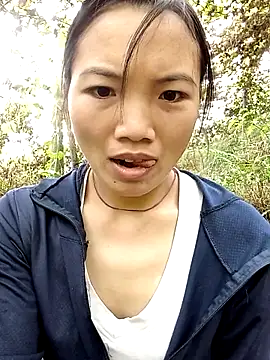 Snapshot of ngan-cute chatting on 22, 11, 2025 ngan-cute online show from 22, 11, 2025