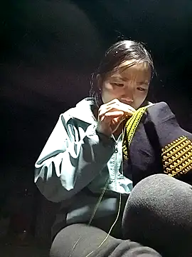 Snapshot of ngan-cute chatting on 22, 11, 2025 ngan-cute online show from 22, 11, 2025