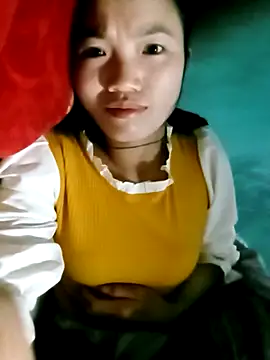 Snapshot of ngan-cute chatting on 13, 12, 2025 ngan-cute online show from 13, 12, 2025