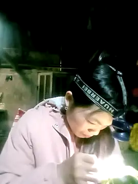 Snapshot of ngan-cute chatting on 18, 12, 2025 ngan-cute online show from 18, 12, 2025