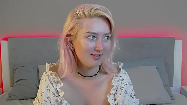 Snapshot of MarianeSun chatting on 18, 6, 2026 MarianeSun online show from 18, 6, 2026