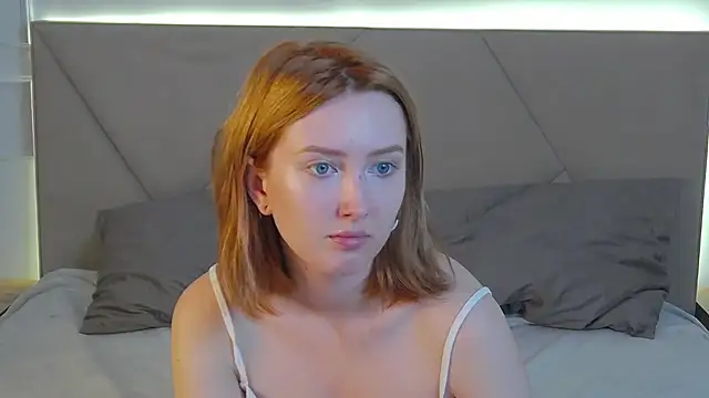 Snapshot of MarianeSun chatting on 2, 7, 2026 MarianeSun online show from 2, 7, 2026