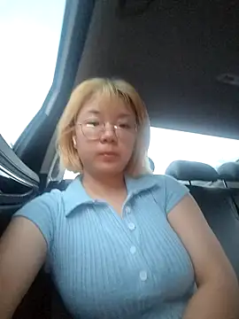 Snapshot of E-cup2 chatting on 4, 10, 2025 E-cup2 online show from 4, 10, 2025