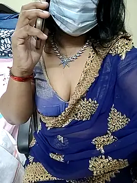 Snapshot of tamilmaha12 chatting on 8, 11, 2025 tamilmaha12 online show from 8, 11, 2025