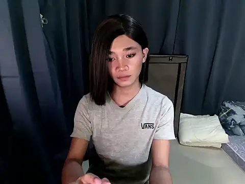 Snapshot of Petite_HugeCock chatting on 26, 10, 2025 Petite HugeCock online show from 26, 10, 2025