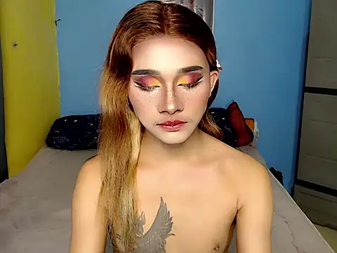 Snapshot of Petite_HugeCock chatting on 6, 7, 2026 Petite HugeCock online show from 6, 7, 2026