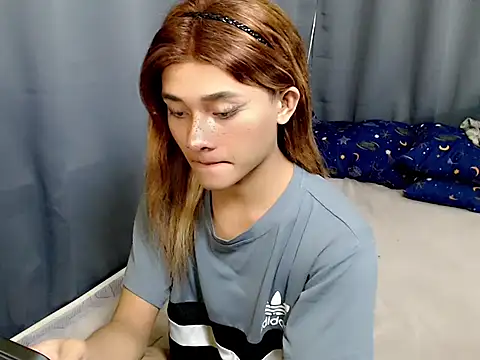 Snapshot of Petite_HugeCock chatting on 13, 7, 2026 Petite HugeCock online show from 13, 7, 2026