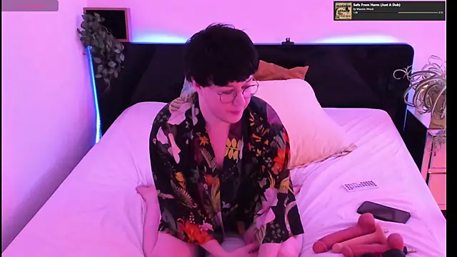 Snapshot of MossPrince chatting on 1, 10, 2025 MossPrince online show from 1, 10, 2025