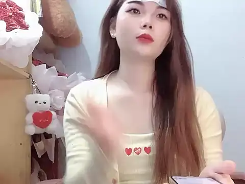 Snapshot of Pony898 chatting on 28, 10, 2025 Pony898 online show from 28, 10, 2025