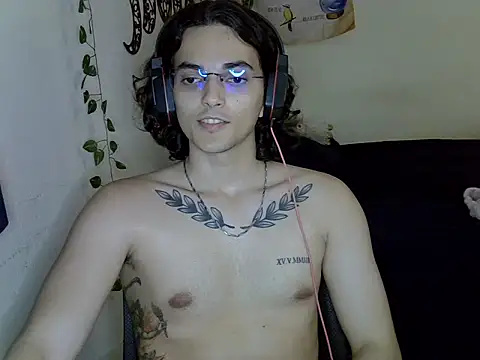 Snapshot of In_Helio chatting on 25, 11, 2025 In Helio online show from 25, 11, 2025