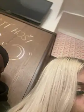 Steffi Snowbunny online show from 2, 2, 2026