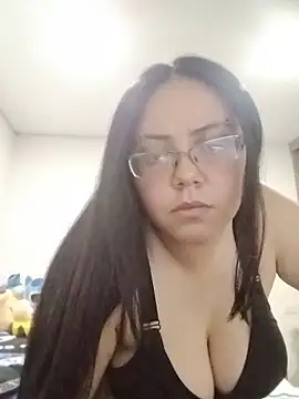 Snapshot of julieta_flores chatting on 11, 2, 2026 julieta flores online show from 11, 2, 2026