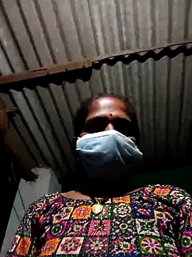 Snapshot of Hot-honi chatting on 9, 9, 2025 Hot-honi online show from 9, 9, 2025