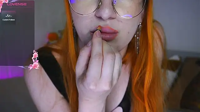 DaddysLittleSlutfox online show from 22, 7, 2026