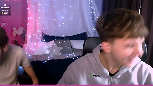 travis wolf  online show from 12, 11, 2025