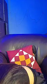 Snapshot of royeoy22 chatting on 6, 1, 2026 royeoy22 online show from 6, 1, 2026