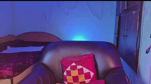 Snapshot of royeoy22 chatting on 4, 2, 2026 royeoy22 online show from 4, 2, 2026